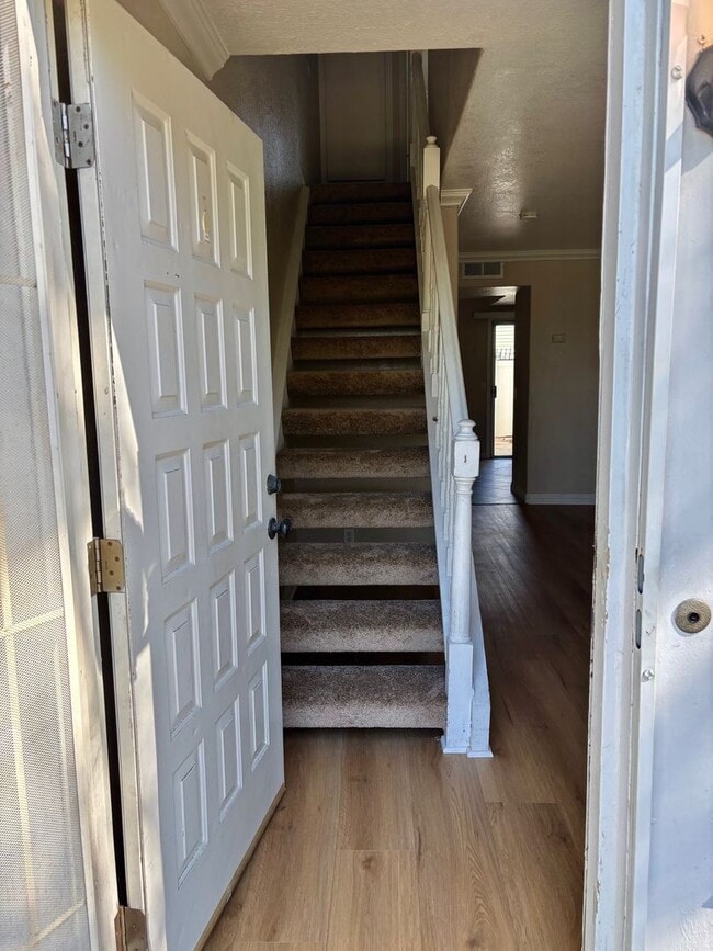 Building Photo - 5640 Riverside Dr