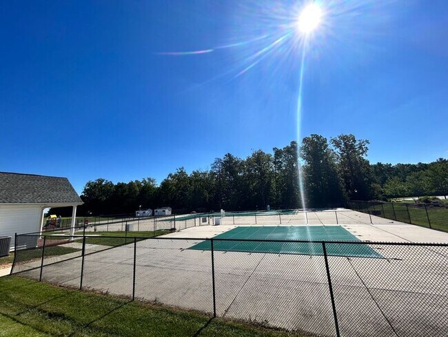 Building Photo - 2157 Kennington Pkwy N