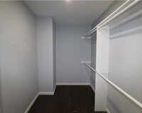 Building Photo - 223 N Edgewood Dr