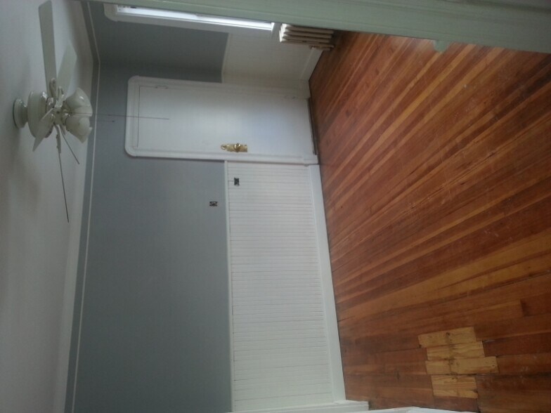 Building Photo - 5-7 Abbott St