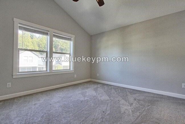 Building Photo - 3 Bed,2.5 Bath Townhome at the Landing At ...