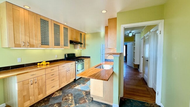 Building Photo - Charming Silver Terrace 3 Bedroom/1 BA SFH with Private Garden Oasis +Flex Bonus Room- AMSI