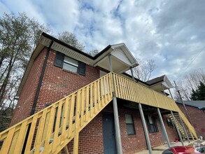 Building Photo - 2 Bedroom in Green Oaks-Water Included!