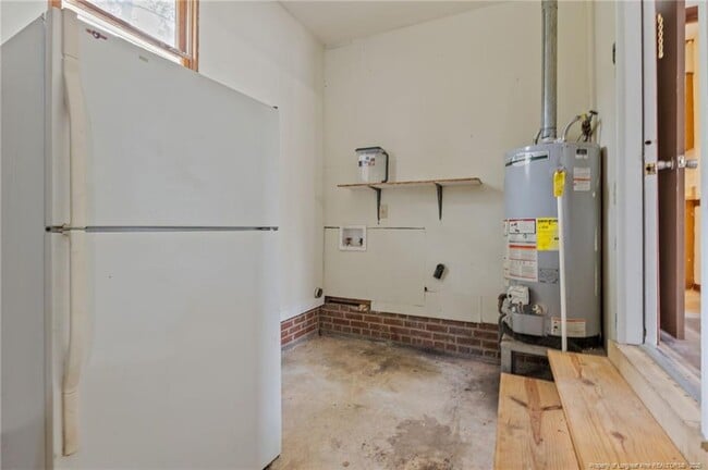 Building Photo - 6673 Vaughn Rd