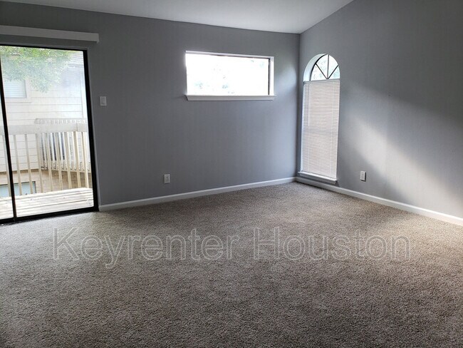 Building Photo - 6750 Sands Point Dr