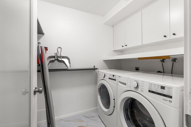 Building Photo - 46642 Arapahoe Cir