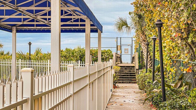 PRIVATE BEACH ACCESS - 220 Beach Park Ln