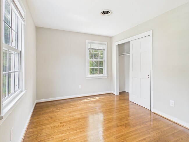 Building Photo - 1519 Chauncey Ln