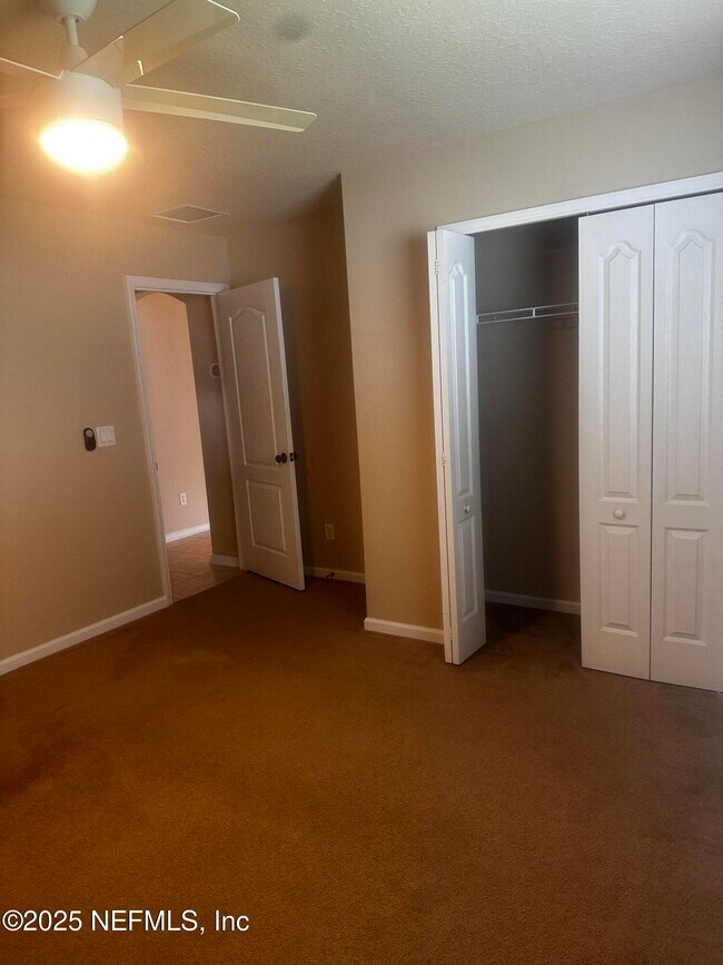 Building Photo - 45157 Ingleham Cir