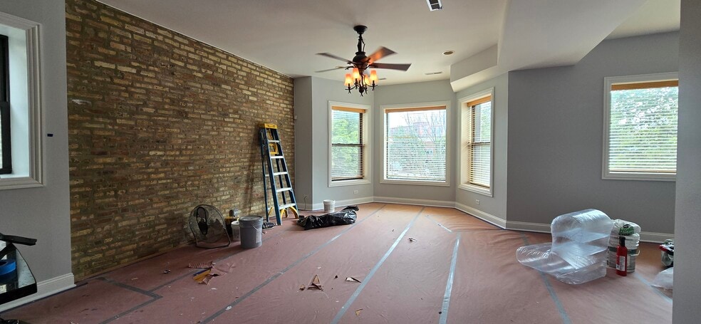 Building Photo - 3108 W Logan Blvd