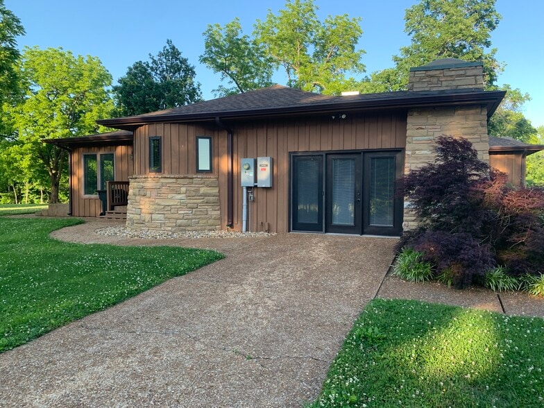 Building Photo - 1128 Clayton Dr