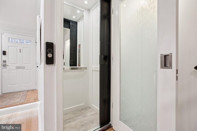 Building Photo - 4353 Westover Pl NW