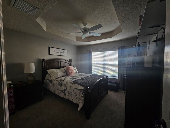 Building Photo - 5849 Seymour Ave