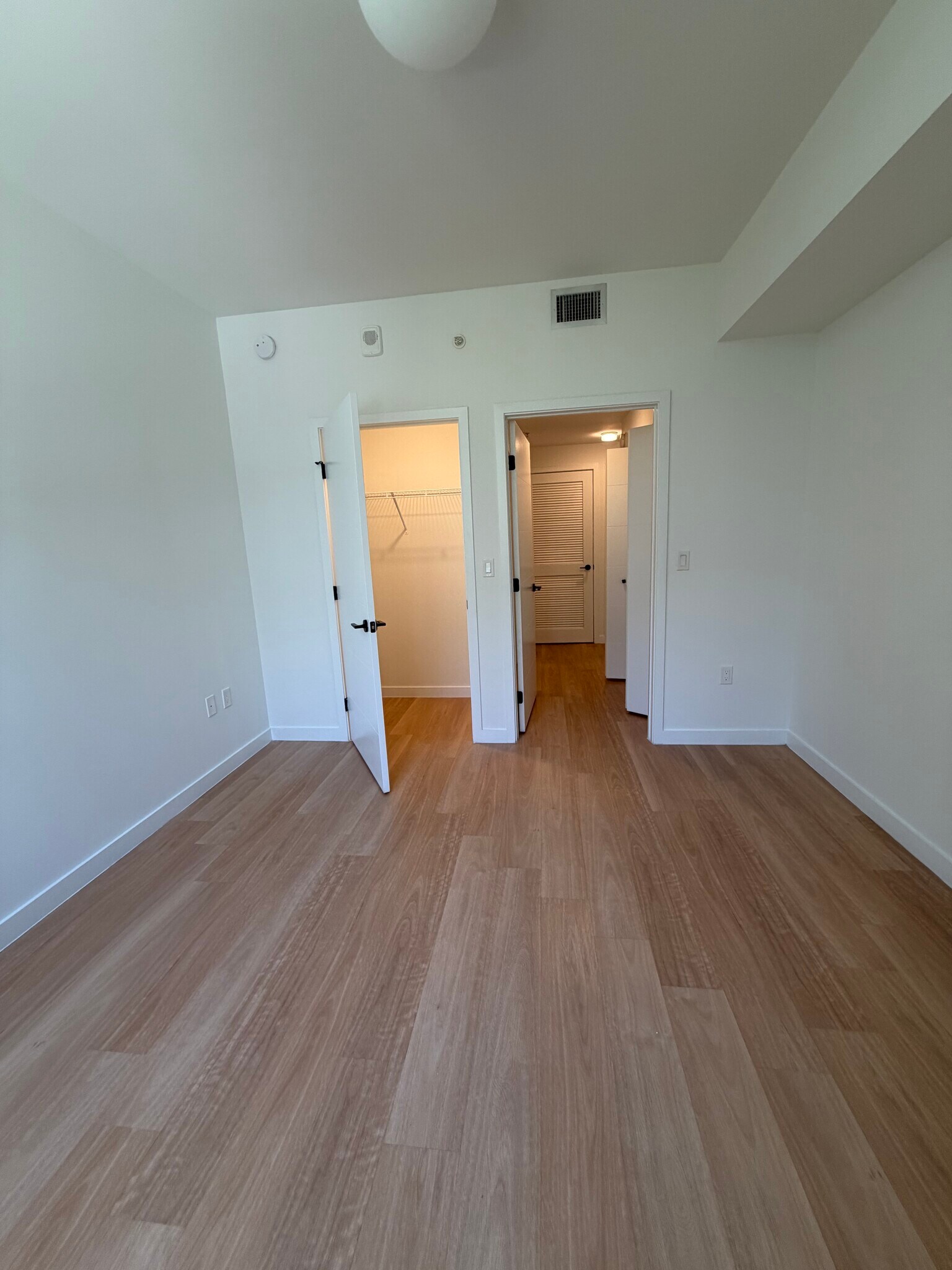 Building Photo - 11300 Biscayne Blvd