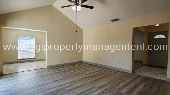 Building Photo - Great 4 bedroom Richardson home