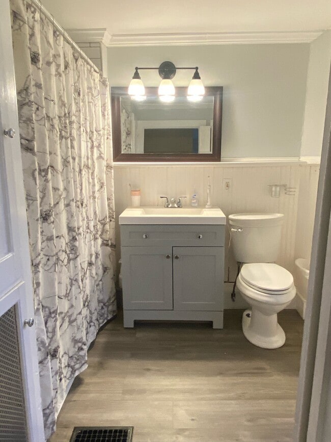 Main bathroom - 24 S Main St