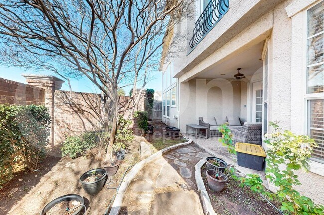 Building Photo - 2606 Rue De Ville