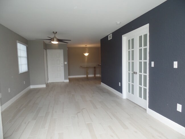 Building Photo - 2851 N Oakland Forest Dr