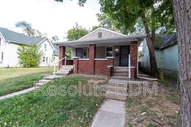Building Photo - 419 N Beville Ave