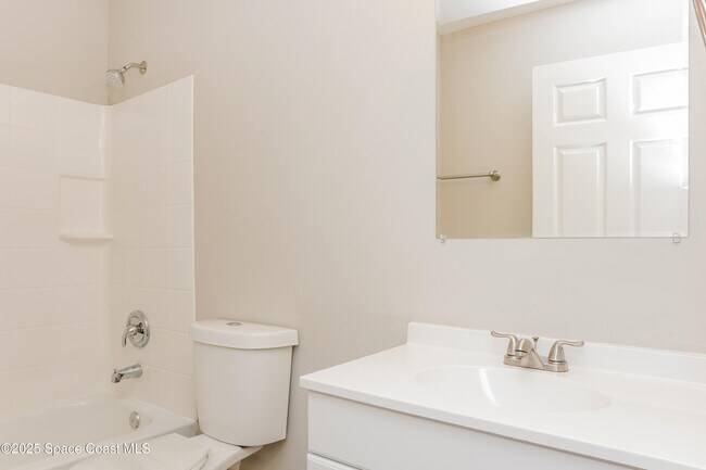 Building Photo - 430 Almansa St NE