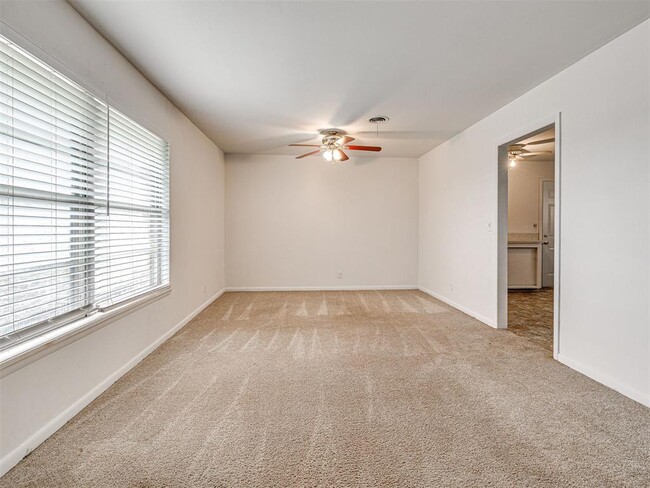 Building Photo - 1212 Lynnwood Dr