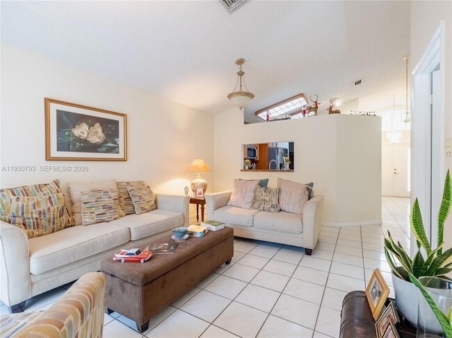 Building Photo - 206 SW 159th Way