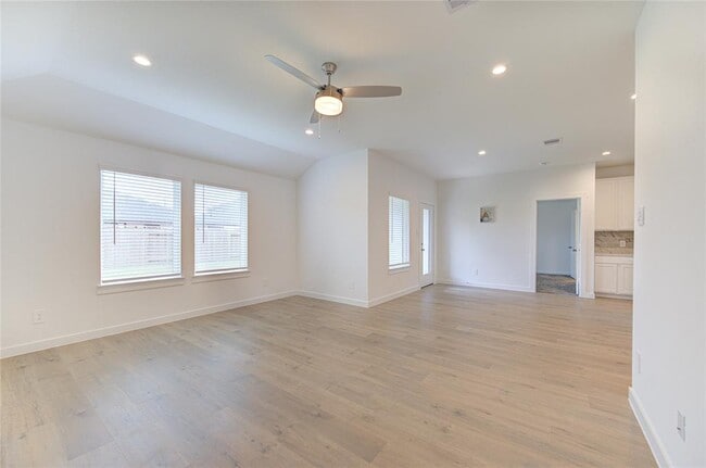 Building Photo - 30231 Belgrade Pk Ln