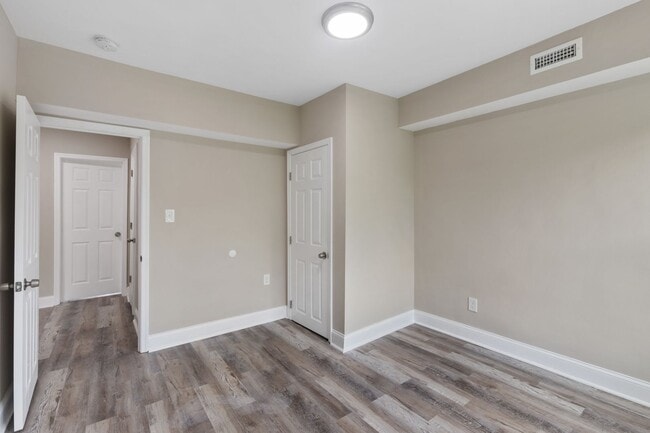 Building Photo - Newly Renovated 4-Bedroom Townhome for Rent