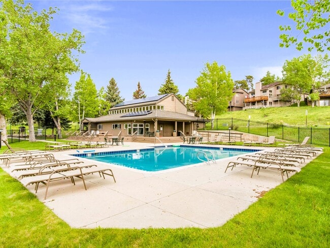 Building Photo - 23712 Pondview Pl