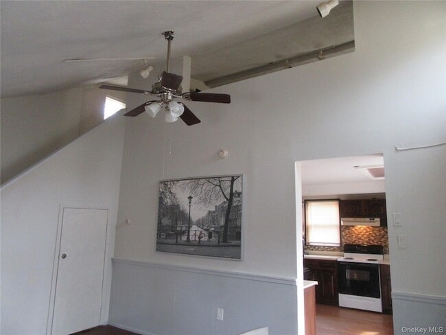 Building Photo - 24 Cromwell Hill Rd