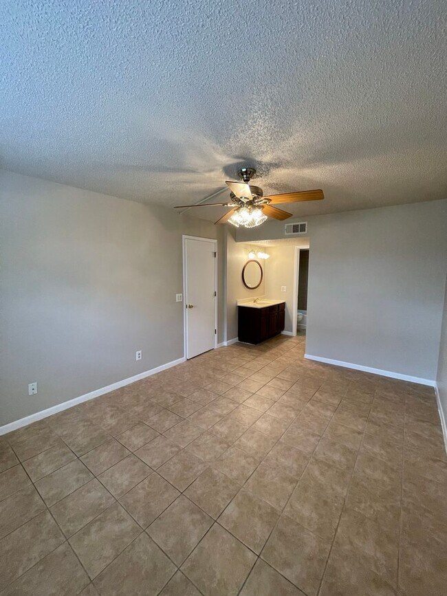 Building Photo - First Floor 3 bedroom Condo in Palm Bay Florida!