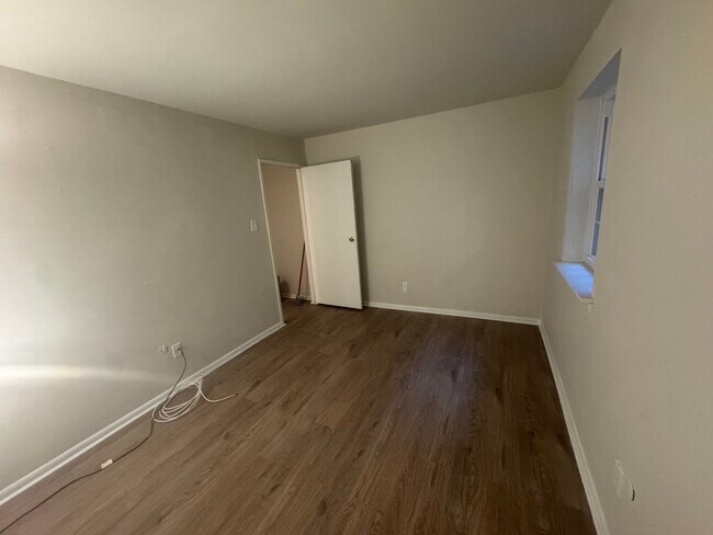 Building Photo - 4000 Gypsy Ln
