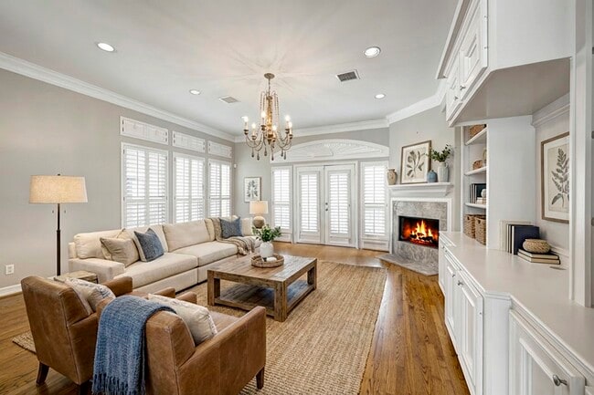 Building Photo - 3318 W Dallas St