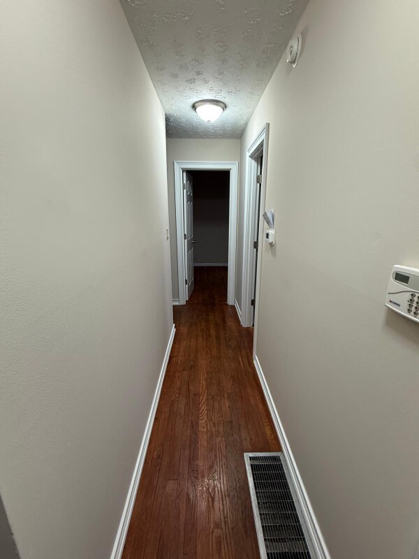 Building Photo - 555 Kirkwood Dr