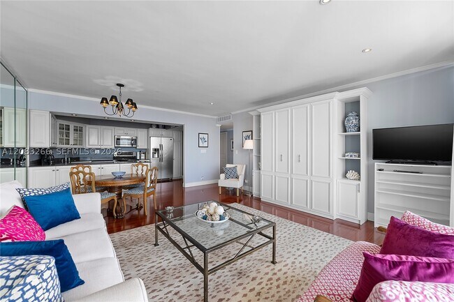 Building Photo - 1408 Brickell Bay Dr