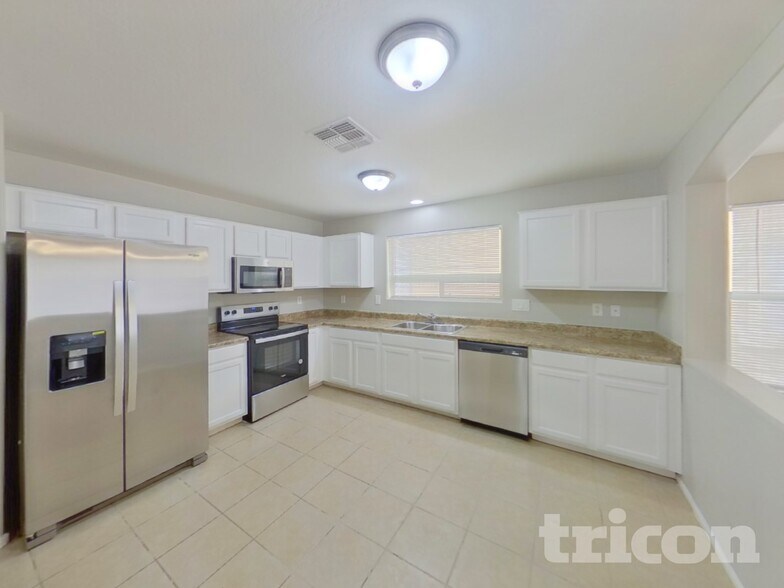 Building Photo - 40399 W Thornberry Ln