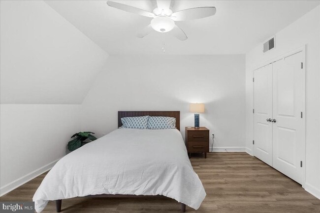 Building Photo - 380 Broadview Ave