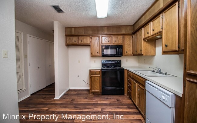 Building Photo - 2 br, 2 bath House - 5805  2nd St.