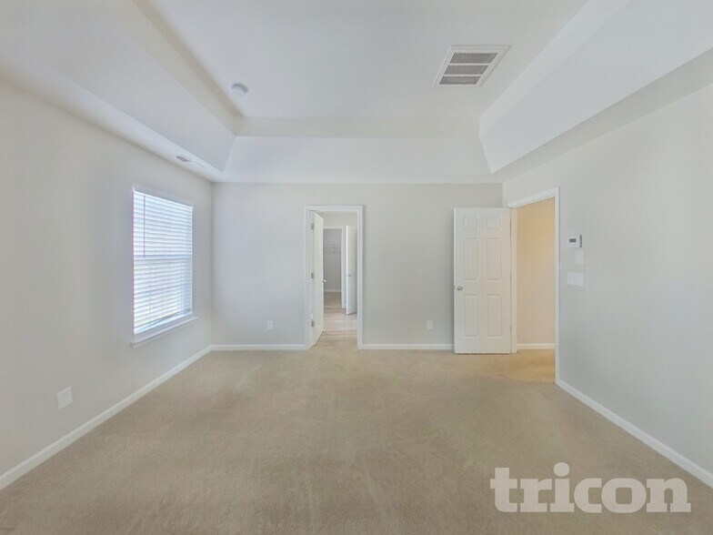 Building Photo - 1001 Southridge Dr