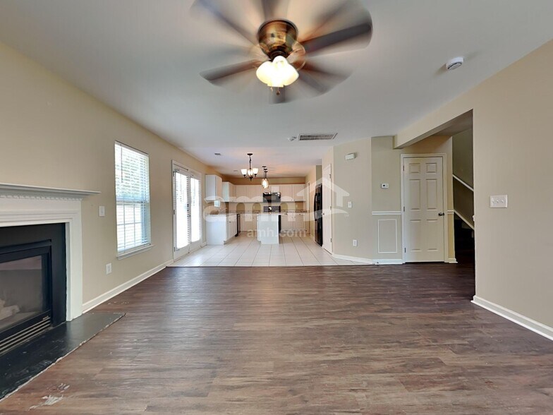 Building Photo - 219 Sparkleberry Ln
