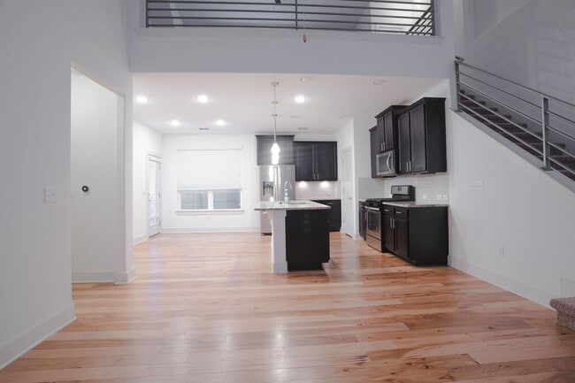 Building Photo - 7312 Oberon St