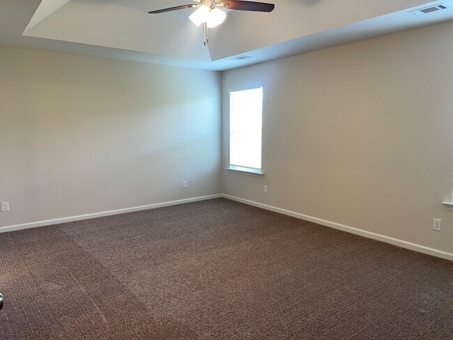 Building Photo - 158 Atherstone St