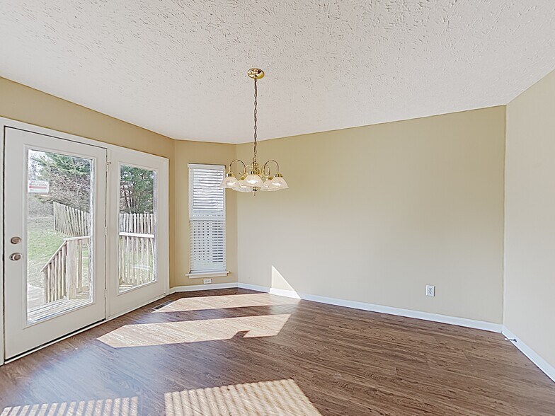 Building Photo - 158 Vintage Cir