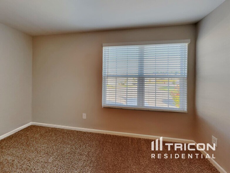 Building Photo - 2 Hazelburn Ct