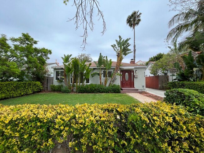 Building Photo - MOVE-IN READY! House w/full guest unit; near to Ventura Blvd!