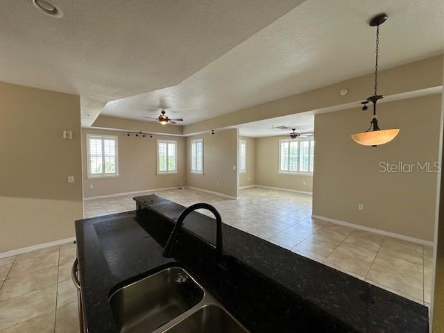 Building Photo - 606 Wells Ct