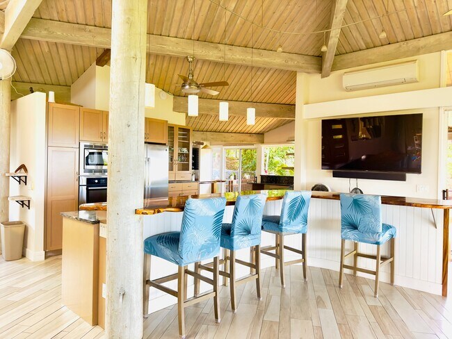 Building Photo - 904 Kupulau Dr