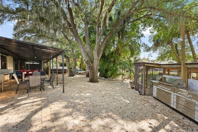 Building Photo - 13529 Island Rd