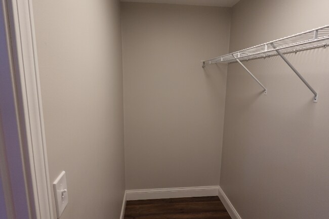 Building Photo - 2211 W Jubilee Ln