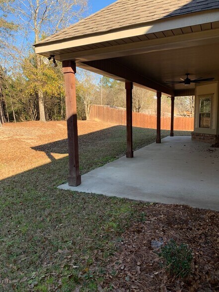 Building Photo - 421 Stanfield Dr